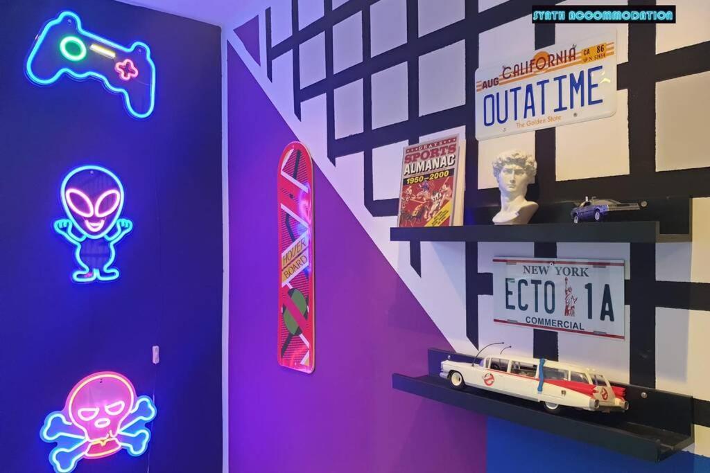 80S Retro 1Bed Studio Serviced Apartment Canary Wharf Perfect For Solo & Couple Travellers 伦敦 外观 照片