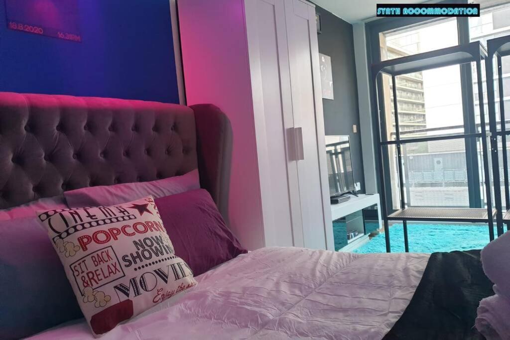 80S Retro 1Bed Studio Serviced Apartment Canary Wharf Perfect For Solo & Couple Travellers 伦敦 外观 照片