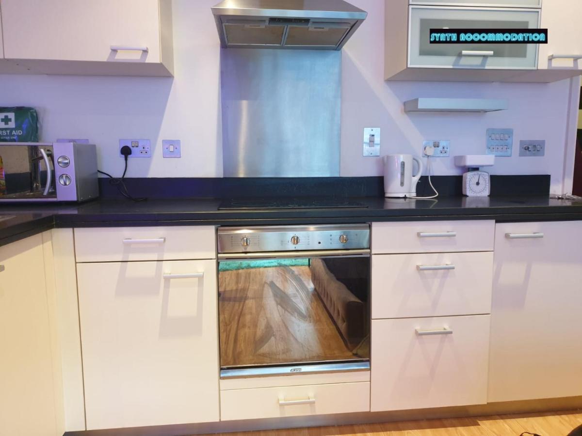 80S Retro 1Bed Studio Serviced Apartment Canary Wharf Perfect For Solo & Couple Travellers 伦敦 外观 照片