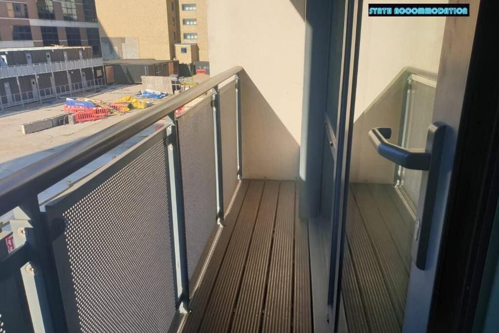 80S Retro 1Bed Studio Serviced Apartment Canary Wharf Perfect For Solo & Couple Travellers 伦敦 外观 照片