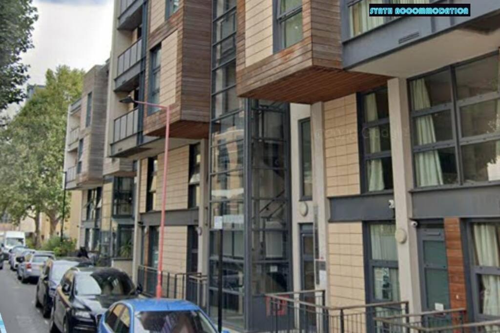 80S Retro 1Bed Studio Serviced Apartment Canary Wharf Perfect For Solo & Couple Travellers 伦敦 外观 照片